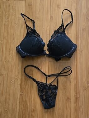 Victoria's Secret Vintage Black Lace Push-Up Bra Set 34B Small